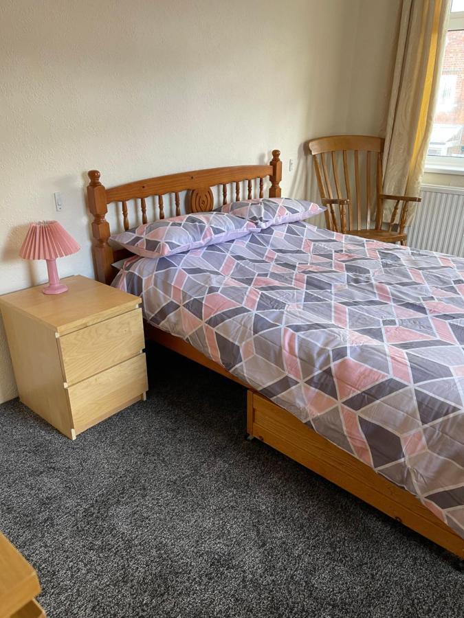 Spacious, Sleeps 17, 3 Bathrooms, Parking, Mansfield Exterior foto