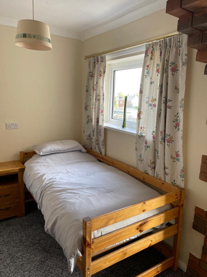 Spacious, Sleeps 17, 3 Bathrooms, Parking, Mansfield Exterior foto